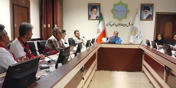 برگزاری نشست هماهنگی مانور تمام‌عیار مدیریت بحران استان

نشست هماهنگی و تشریح وظایف دستگاه‌های اجرایی مرتبط با مانور تمام‌عیار مدیریت بحران استان با حضور معاون اداره‌کل مدیریت بحران استانداری، کارشناسان این اداره‌کل، نمایندگان جمعیت هلال‌احمر، دانشگاه علوم پزشکی و اورژانس استان برگزار شد.

در این نشست، ضمن بررسی جزئیات اجرایی و سناریوی مانور، وظایف و نقش هر دستگاه در مراحل پیش از وقوع، حین و پس از بحران مورد بحث و تبادل نظر قرار گرفت.

یکشنبه 20 مهر 1404