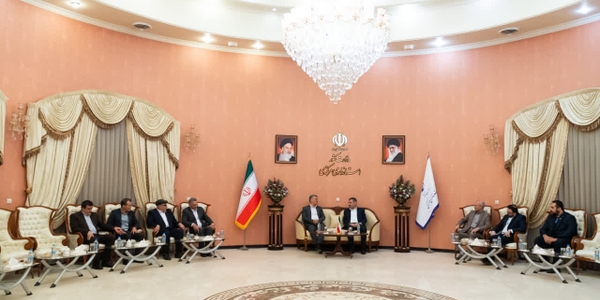 📌مشاور رئیس جمهور با استقبال معاونین استاندار مرکزی وارد اراک شد