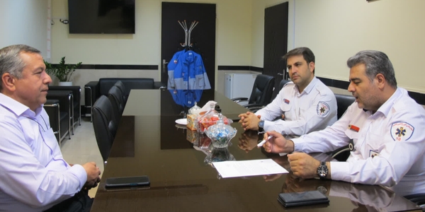 دیدار رئیس و معاون مرکز اورژانس و فوریت‌های پزشکی استان با سرپرست اداره‌کل مدیریت بحران
 
رئیس و معاون مرکز اورژانس و فوریت‌های پزشکی استان با سرپرست اداره‌کل مدیریت بحران استان دیدار و گفت‌وگو نمودند.
در این جلسه، بر تقویت همکاری‌های مشترک در حوزه مدیریت بحران و آمادگی برای پاسخ به شرایط اضطراری تأکید شد
دوشنبه 21 مهر 1404