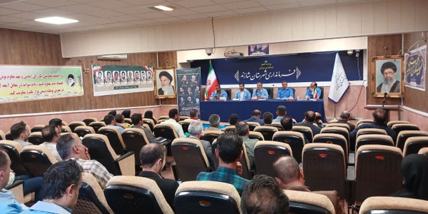 > 🔹 برگزاری جلسه هماهنگی و برنامه‌ریزی مانور در فرمانداری شازند

جلسه هماهنگی و برنامه‌ریزی مانور تمام‌عیار استان مرکزی با حضور سرپرست اداره‌کل مدیریت بحران استانداری، فرماندار شازند و اعضای ستاد مدیریت بحران شهرستان در محل فرمانداری شازند برگزار شد.

در این نشست، آخرین هماهنگی‌ها و برنامه‌ریزی‌های مربوط به اجرای مانور مورد بررسی و تبادل نظر قرار گرفت.
سه شنبه 22 مهر 1404