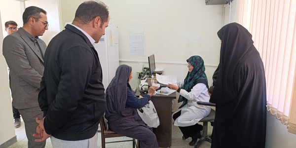 فرماندار از روند برگزاری اردوی جهادی پزشکی بنیاد علوی در روستای سده حمزه لو بازدید کرد