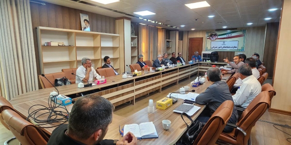 پیشرفت نیروگاه‌های خورشیدی در شهرستان ساوه بررسی شد.