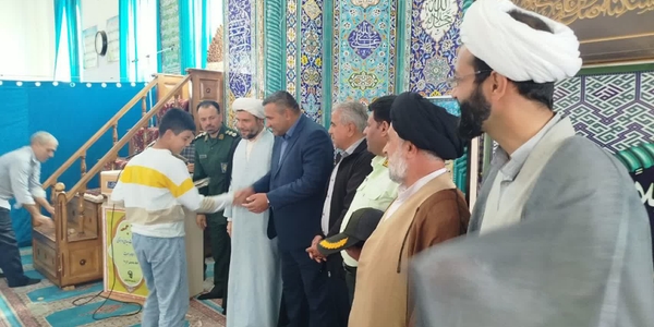 🔻 تجلیل از دانش‌آموزان فعال آموزشگاه روستای کلوان با حضور فرماندار شهرستان کمیجان