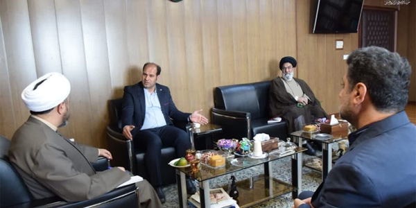 فرماندار شهرستان خمین با رئیس مؤسسه تنظیم و نشر آثار امام خمینی(س) دیدار کرد