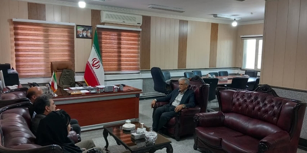 دیدار اعضای روابط‌عمومی انجمن معتادان گمنام شهرستان زرندیه با فرماندار