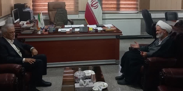 دیدار و نشست امام جمعه شهر پرندک با فرماندار شهرستان زرندیه برگزار شد