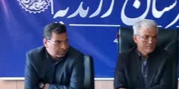 فرماندار زرندیه مشکلات شرکت کاغذسازی پیشگامان صنعت را بررسی کرد
