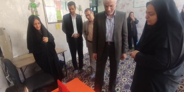 فرماندار زرندیه به مناسبت هفته ملی کودک از مرکز توانبخشی سپهر نوین بازدید کرد