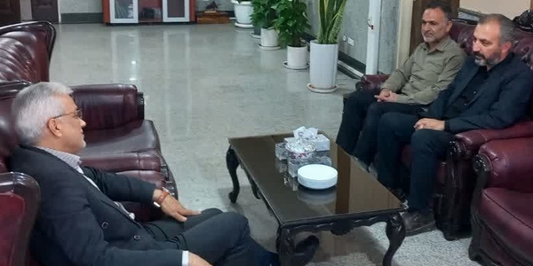 دیدار رئیس شورای اسلامی و دهیار حکیم آباد با فرماندار زرندیه