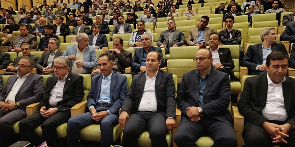همایش وفاق ملی و سرمایه‌گذاری برای تولید در شهرستان خمین برگزار شد