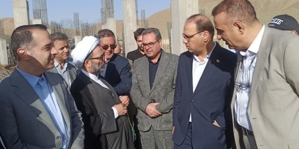 بازدید معاون سازمان برنامه و بودجه از پروژه بیمارستان جدید محلات