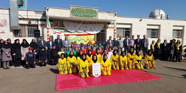 مشعل دوازدهمین دوره المپیادهای ورزشی درون‌مدرسه‌ای در شهر نیم‌ور روشن شد