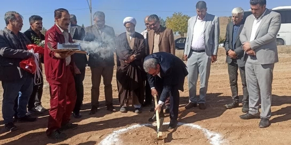 مراسم کلنگ‌زنی احداث پایانه مسافربری محلات برگزار شد