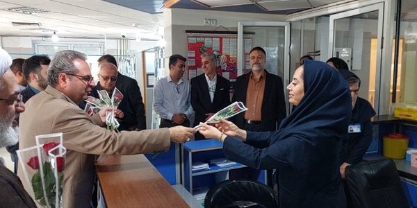 تجلیل از پرستاران به مناسبت میلاد حضرت زینب (س) در بیمارستان امام خمینی (ره) محلات