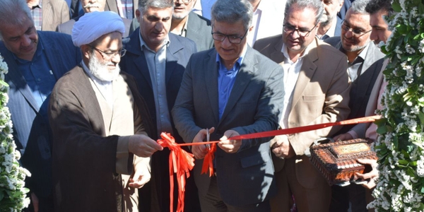 افتتاح هشتمین دوره بزرگ‌ترین فرش سرگل قاره کهن در محلات