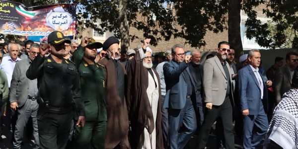 مراسم راهپیمایی ۱۳ آبان با شعار محوری «متحد و استوار، مقابل استکبار» در محلات برگزار شد