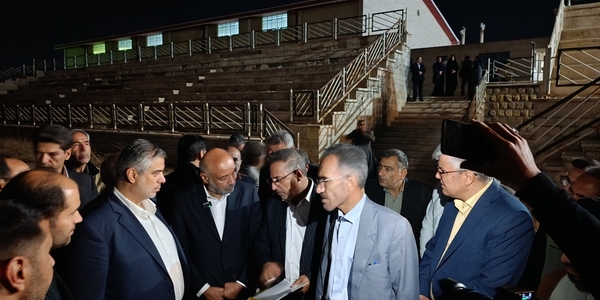 وزیر تعاون کار و رفاه اجتماعی از مجموعه ورزشی کارگران شهرستان خمین بازدید کرد