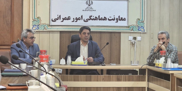 جلسه بررسی روند اجرای پروژه‌های نیروگاه‌های خورشیدی در ساوه برگزار شد.