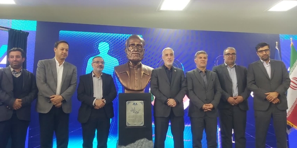 برگزاری آیین رونمایی از محصولات جدید شرکت آواپزشک در آشتیان