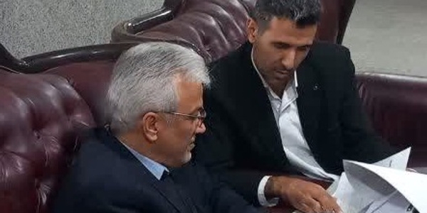 هماهنگی برنامه‌های هفته بسیج دانش‌آموزی و راهپیمایی ۱۳ آبان در نشست فرماندار با مدیران