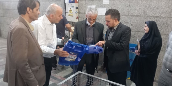 فرماندار زرندیه مشکلات واحد تولیدی هامرز بسپار را بررسی کرد