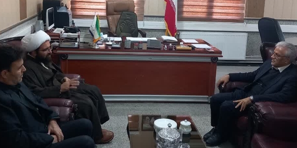 نشست صمیمی مدیر ستاد اقامه نماز استان مرکزی با فرماندار شهرستان زرندیه