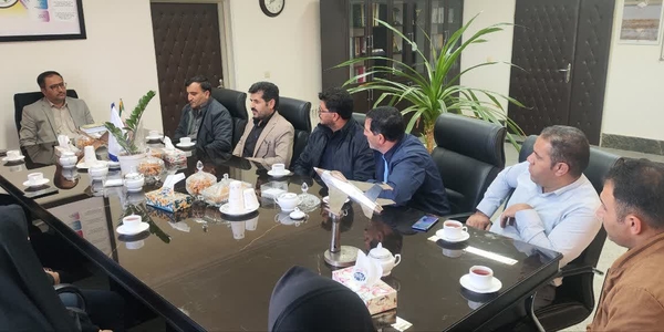 🔘 دیدار بخشدار مرکزی و جمعی از دهیاران بخش مرکزی شهرستان خنداب با فرماندار