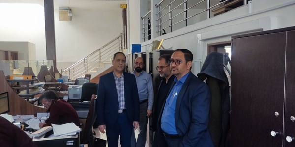 🔘 بازدید سرزده فرماندار شهرستان خنداب از شعبه تأمین اجتماعی خنداب