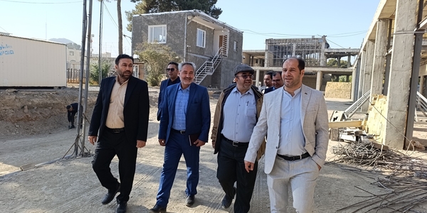 فرماندار از پروژه احداث مجتمع فرهنگی ، تجاری و خدماتی خمین بازدید کرد