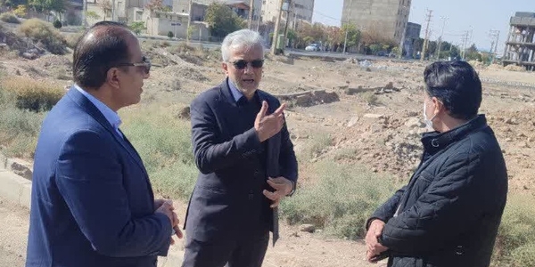 رفع مشکلات اسناد و ساخت‌وساز در بازدید فرماندار