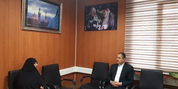 دیدار مدیرکل دفترامور بانوان و خانواده استانداری مرکزی با فرماندار شهرستان اراک 

به گزارش روابط عمومی فرمانداری شهرستان اراک، خانم مفتح زاده مدیرکل دفتر امور بانوان و خانواده استانداری با حضور در فرمانداری شهرستان اراک با عبدالرضا حاجی علی بیگی فرماندار شهرستان اراک دیدار گفتگو کردند. دراین دیداردرخصوص اشتغال بانوان ،جوانی جمعیت ، آسیب ها اجتماعی در حوزه بانوان بحث و تبادل نظر شد .

دوشنبه ۱۹ آبان ۱۴۰۴