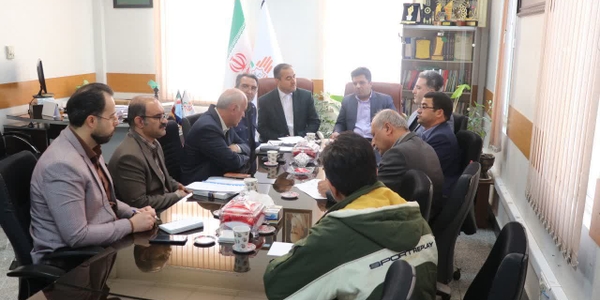 ررسی امکان استقرار ایستگاه راه‌آهن و تأمین ریل‌باس جهت تسهیل تردد ساکنان شهر جدید امیرکبیر به اراک و بلعکس