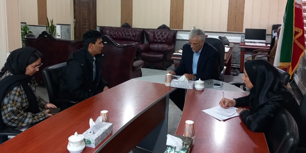 گشایش امور شهروندان در برنامه ملاقات مردمی فرماندار زرندیه