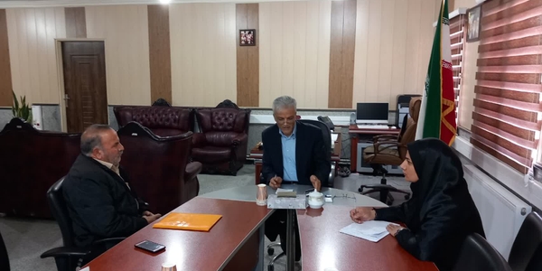 فرماندار زرندیه در ادامه برنامه‌های مردمی، مشکلات شهروندان را به‌صورت حضوری بررسی کرد