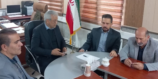 جلسه رفع مشکلات شبکه آب شرب روستاهای عشایری شهرستان زرندیه برگزار شد