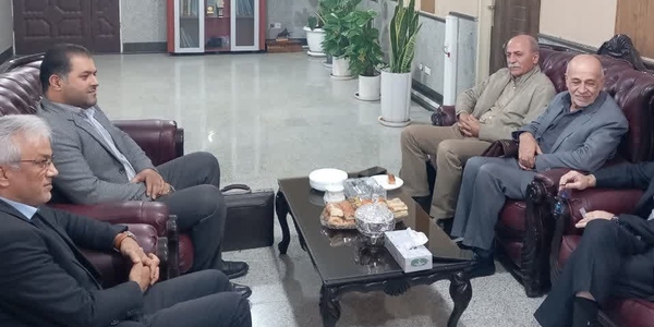 نشست مدیران واحدهای صنعتی با فرماندار شهرستان زرندیه برگزار شد