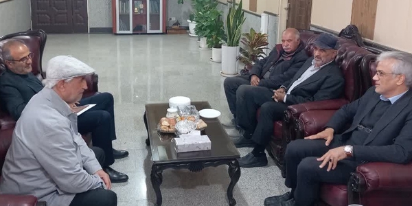 نشست صمیمی فرماندار شهرستان زرندیه با شورای اسلامی روستای وسمق برگزار شد