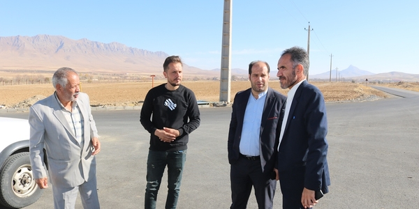 فرماندار و نماینده مردم خمین از تعدادی از پروژه عمرانی روستای چهارچشمه بازدید کردند