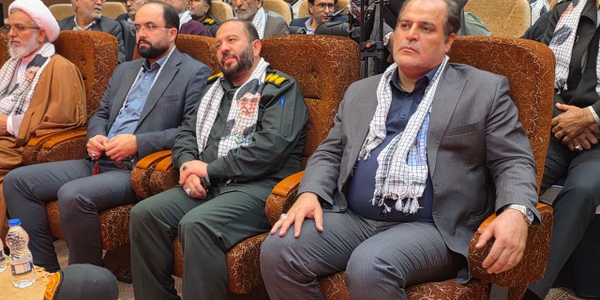 آیین تجلیل از دلاورمردان ساوجی و رونمایی کتاب «۲۴ نفر در خاک سوسنگرد» برگزار شد