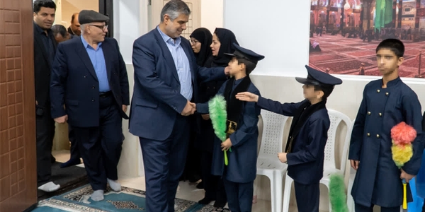 بازدید استاندار مرکزی از مؤسسه خیریه امام رضا(ع)