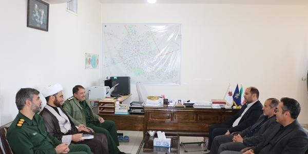 فرماندار و معاونین فرماندار با فرمانده ناحیه مقاومت بسیج شهرستان دیدار کردند