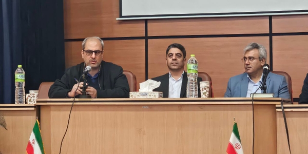 جلسه بررسی روند اجرای پروژه‌های نیروگاه‌های خورشیدی در روستا ها برگزار شد