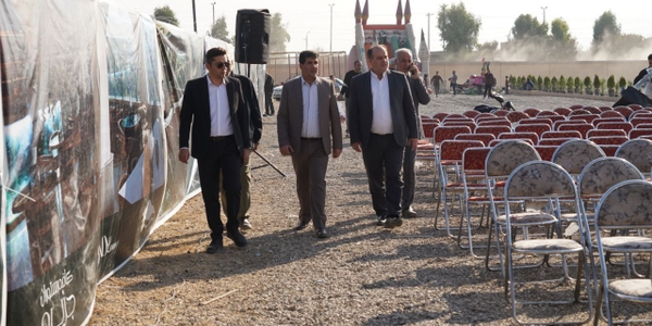 دکتر سید مهدی حسینی معاون استاندار و فرماندار ویژه شهرستان ساوه به همراه درودگر دادستان استان از روند برگزاری جشنواره انار در دومین روز فعالیت خود، بازدید کرد.