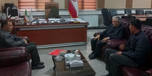 دیدار مدیران مجتمع پیشگامان صنعت کاغذ با فرماندار زرندیه