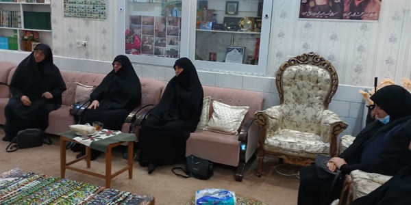 جلسه ستادبانوان  پشتیبان جنگ ومقاومت به ریاست مفتح زاده مدیرکل امور زنان وخانواده استانداری و باحضوراعضا تشکیل شد.

دراین جلسه  مفتح زاده شناسایی بانوان فعال درمحلات شهراراک ، ارتباط گیری وسازماندهی آنها، استمرار جهاد تبیین وتقویت شبکه بانوان کنشگر را مورد تأکید قرار داد. 
وی همچنین گفت؛ کار تشکیلاتی دقیق در مرکز استان نقش الگویی برای تشکلهای بانوان در شهرستانها دارد وتمرکز ما باید بر فعالیتهای محله محور باشد.

سه شنبه ۱۱آذر ۱۴۰۴