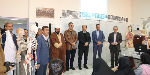 فرماندار و نماینده مردم خمین در مجلس از دانشگاه آزاد اسلامی خمین بازدید کردند