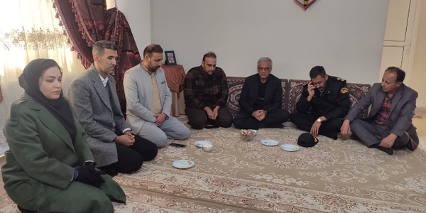 حضور فرماندار زرندیه در منازل توانخواهان و رسیدگی به مشکلات خانواده‌های جامعه هدف