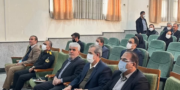 همایش پیشگیری از بیماری‌های تنفسی و واگیردار با محوریت آنفلوانزا در زرندیه برگزار شد