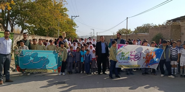 برگزاری جشنواره پیاده‌روی و غذای سالم دانش‌آموزان در روستای اسفندان