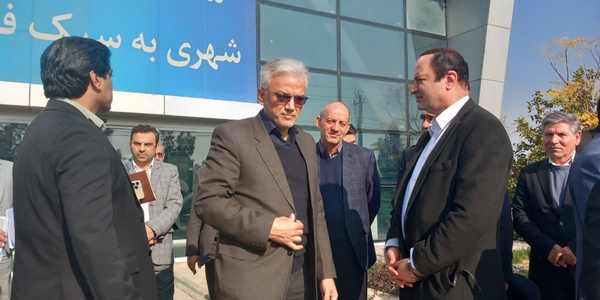 بازدید معاون وزیر اقتصاد و استاندار مرکزی از سرزمین ایرانیان (آیلند) زرندیه